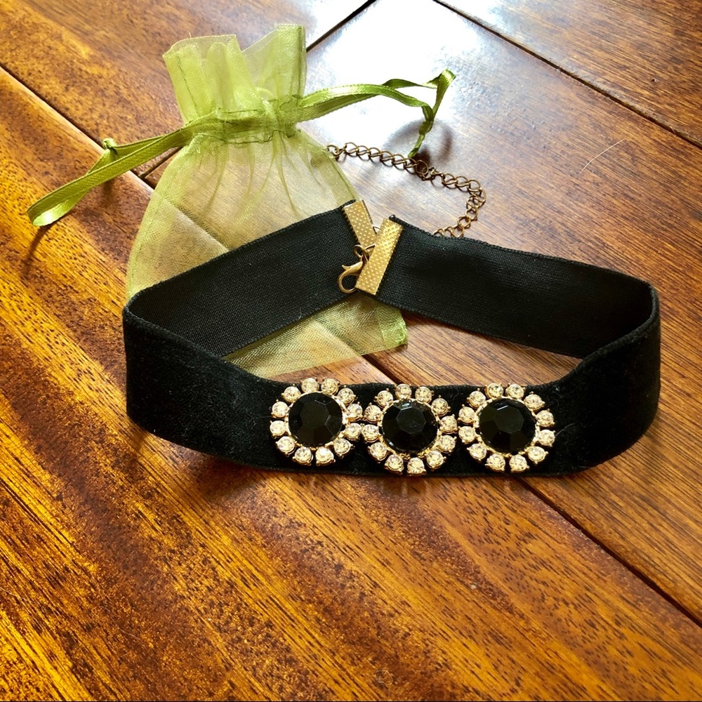 Vintage velvet choker